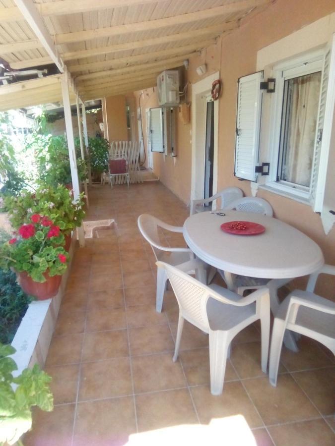 Villa Angela, Traditional Villa In The Village Agios Ioannis Peristerion Esterno foto