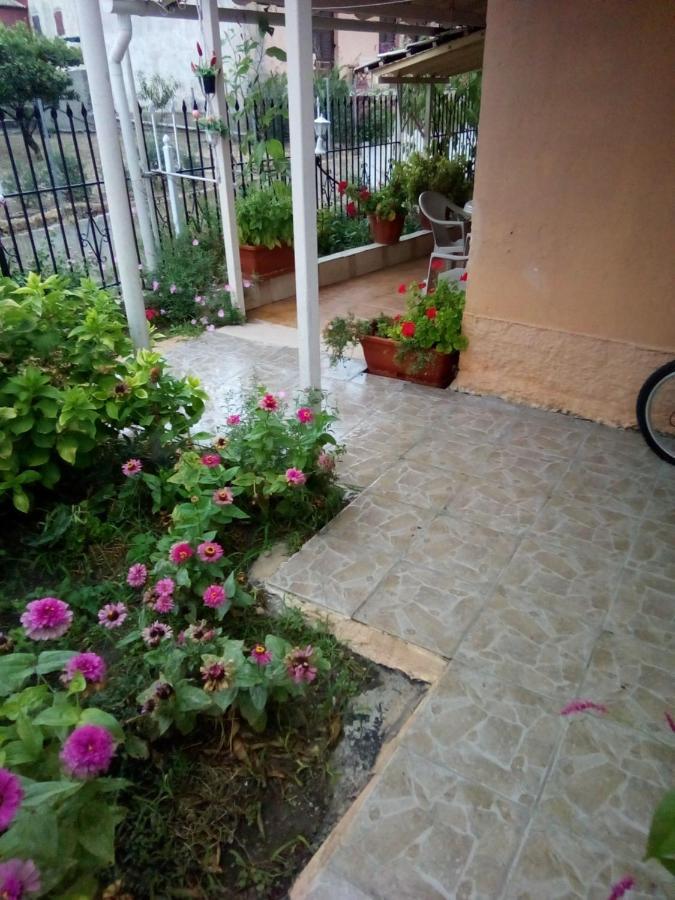 Villa Angela, Traditional Villa In The Village Agios Ioannis Peristerion Esterno foto